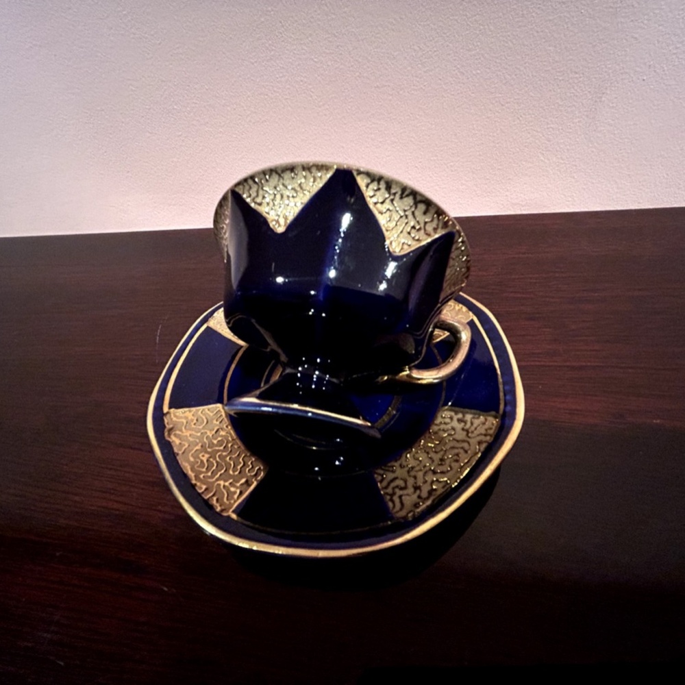 Ilmenau German Echt Kobalt Miniature Porcelain Collectable Cup and Saucer - Picture 4 of 10
